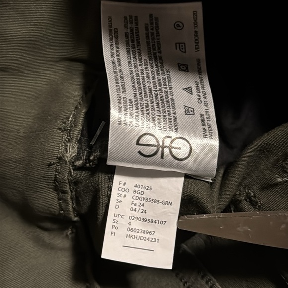 Gloria Vanderbilt Women's Cropped Size 4 Olive Green Shape Effect 5 Pocket Pants - Picture 8 of 9